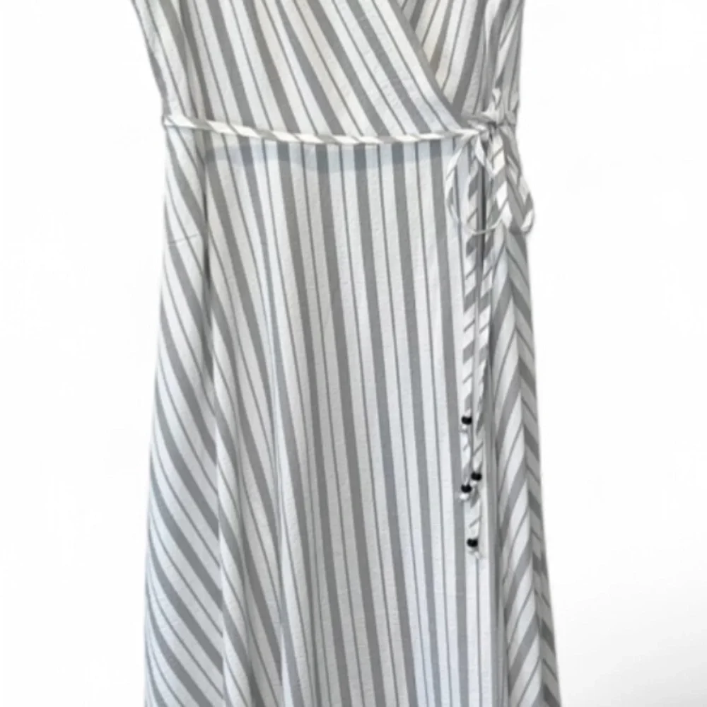 Calvin Klein Gray White Stripe Wrap Maxi Dress Size 10 - Picture 9 of 10